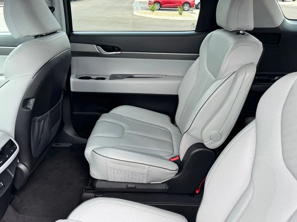 Used 2024 Gray Hyundai SEL image 11