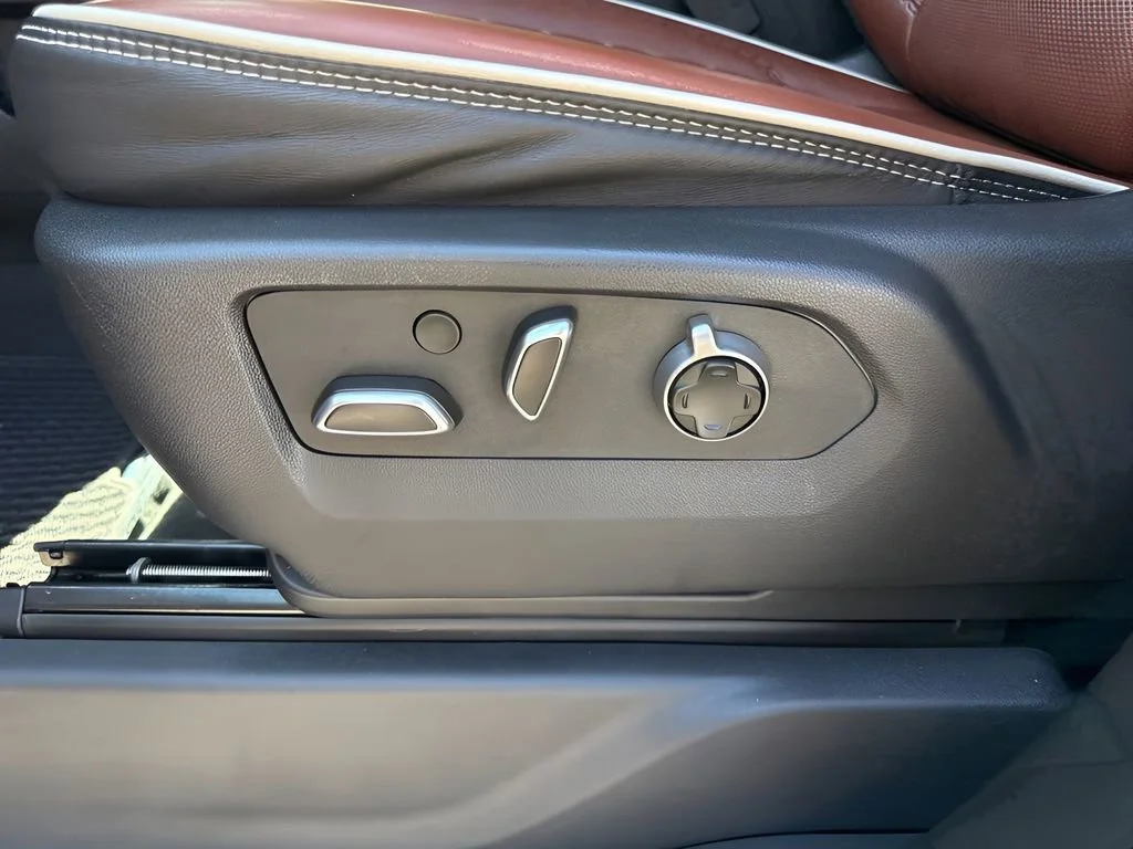 Used 2025 Sterling Metallic GMC Denali Ultimate image 30