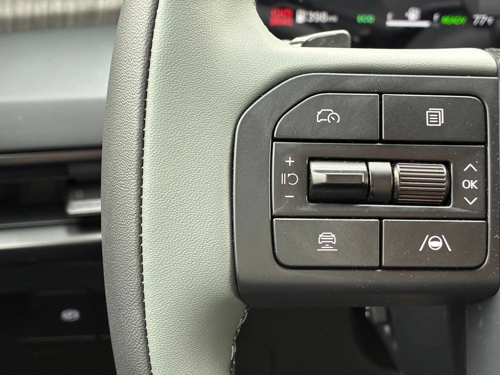 Used 2027 White Kia X-Line SX Prestige image 27