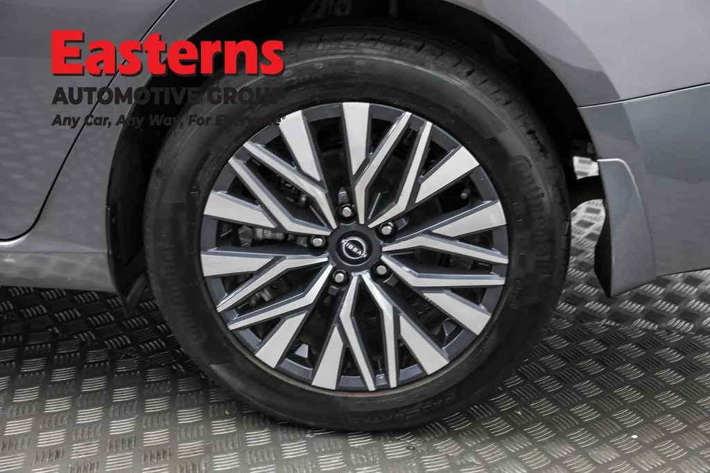 Used 2024 Gray Nissan 2.5 SV image 32