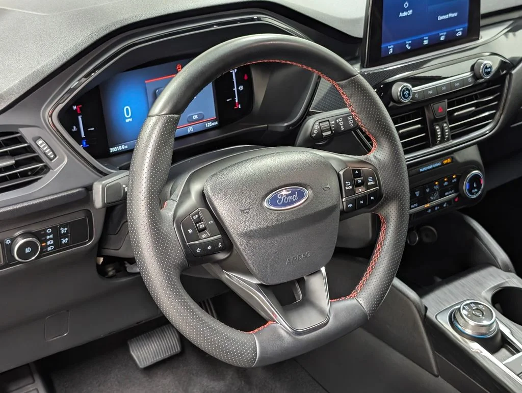 Certified Used 2025 Agate Black Metallic Ford ST-Line Select image 9