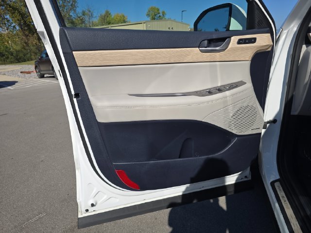 Used 2023 White Hyundai Limited image 12