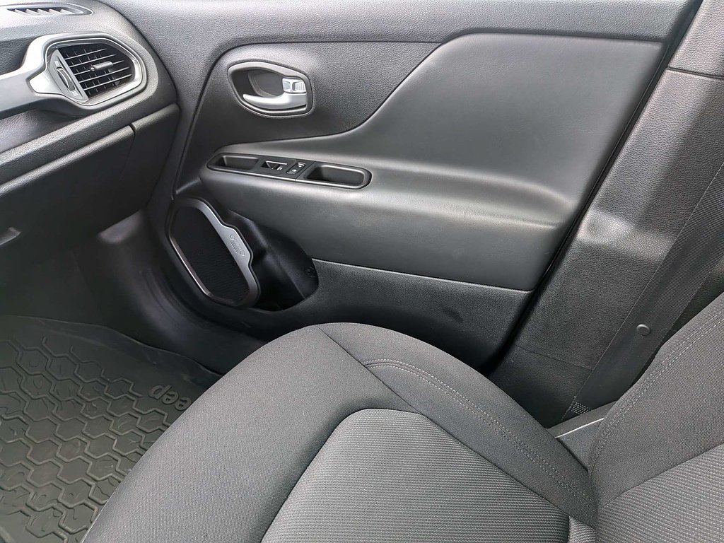 2023 Jeep Renegade Latitude - Photo 17