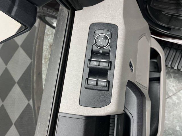 Used 2018 Magma Red Ford XL image 9