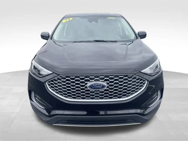 Used 2024 Black Ford SEL image 9