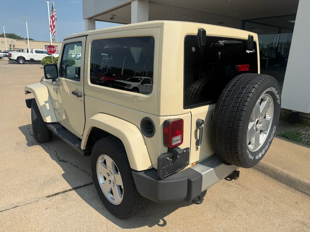 Used 2011 Sahara Tan Jeep Sahara image 13