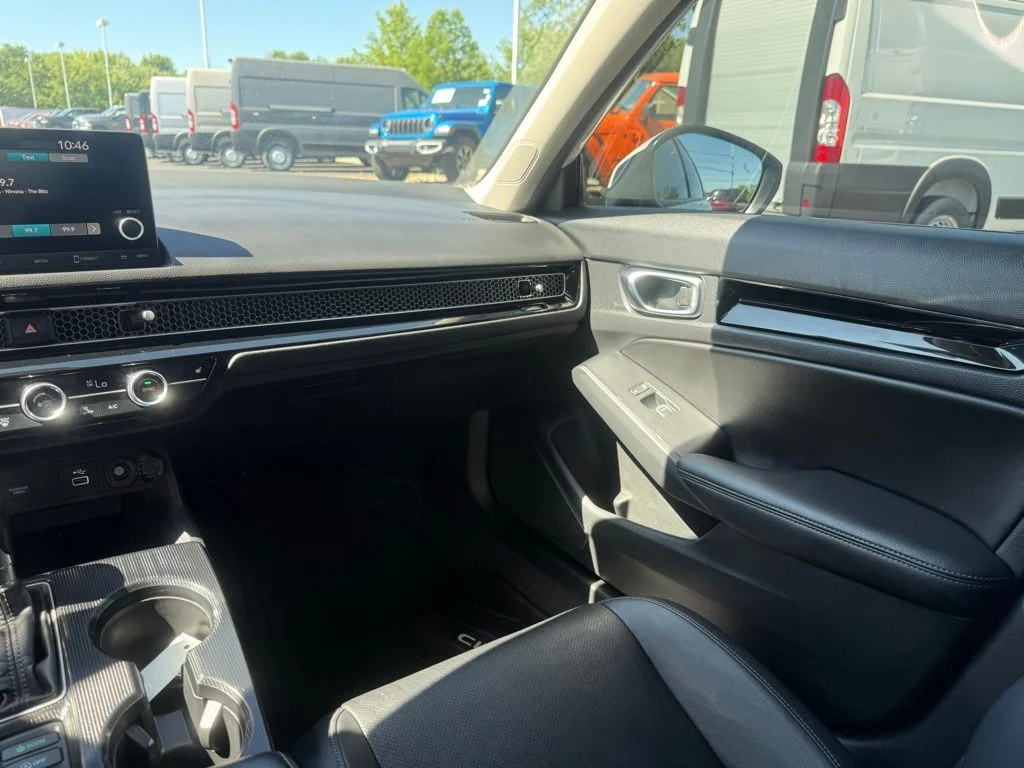 Used 2022 White Honda EX-L image 35