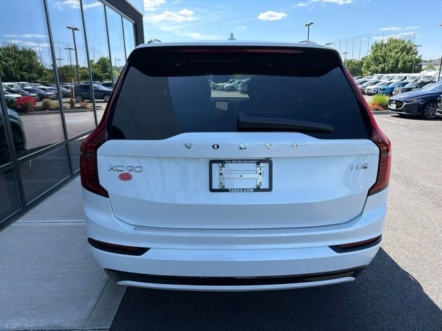 New 2026 White Volvo T8 Ultra image 4