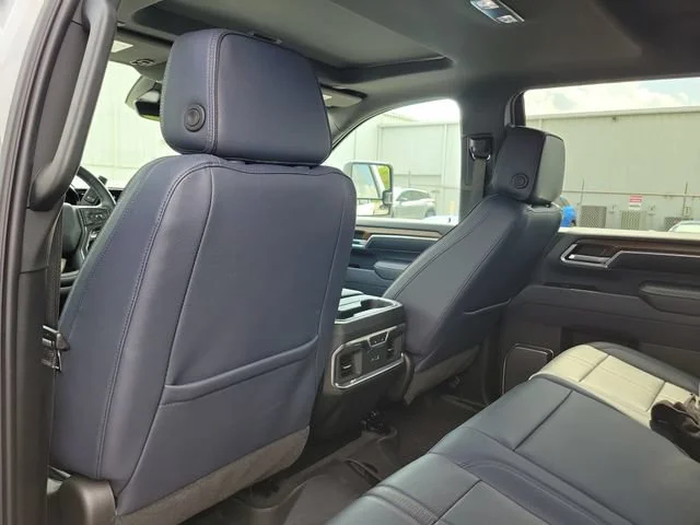 2025 Chevrolet Silverado 2500HD High Country - Photo 12