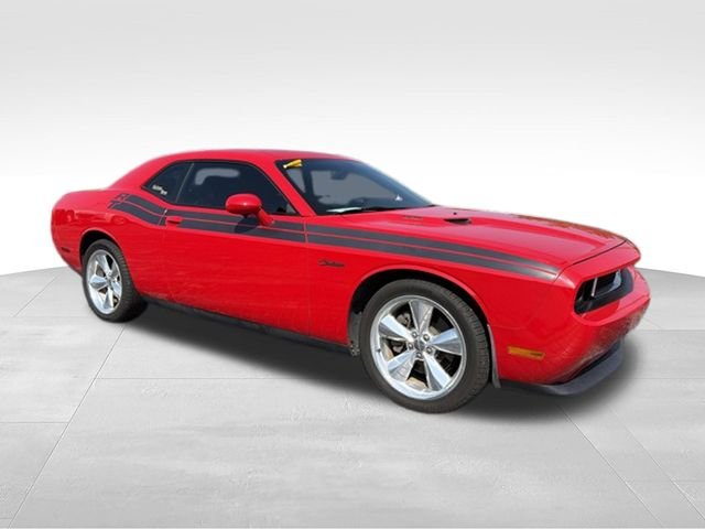 Used 2014 Red Dodge R/T image 2