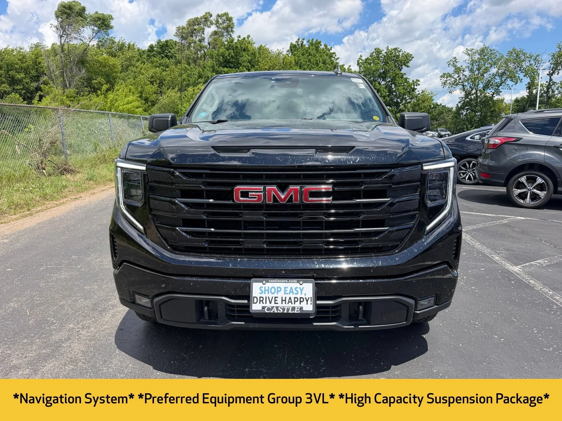 Used 2023 Onyx Black GMC Elevation image 2