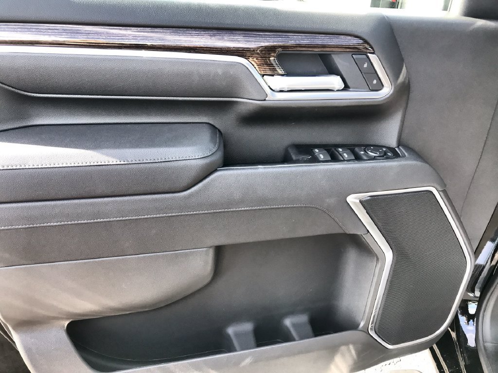 New 2026 Onyx Black GMC SLE image 13