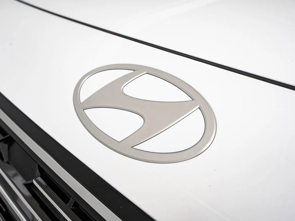 Used 2026 Creamy White Pearl Hyundai Calligraphy image 3