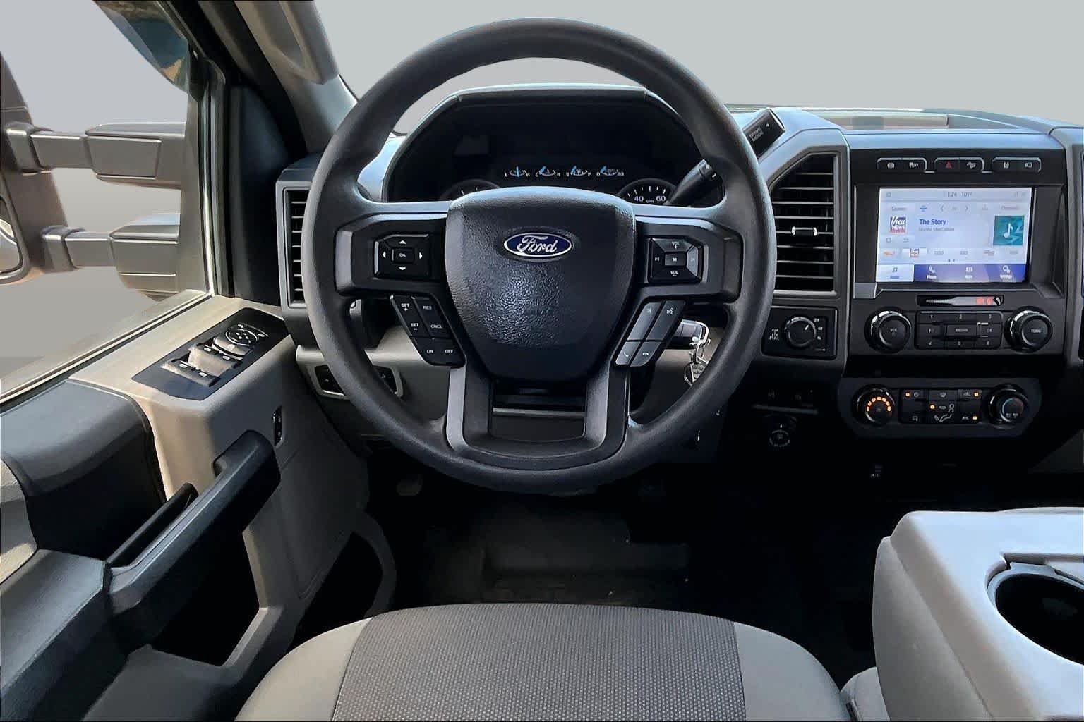 Used 2022 Iconic Silver Metallic Ford XL image 6