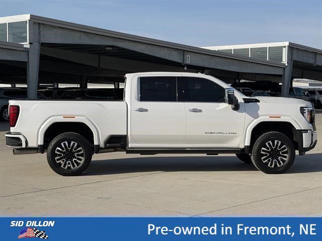 Used 2025 White Frost Tricoat GMC Denali Ultimate image 3