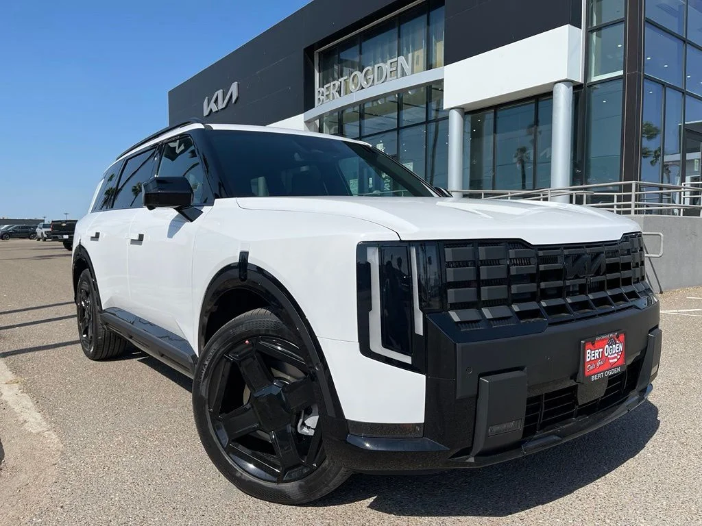 New 2027 White Kia  image 1