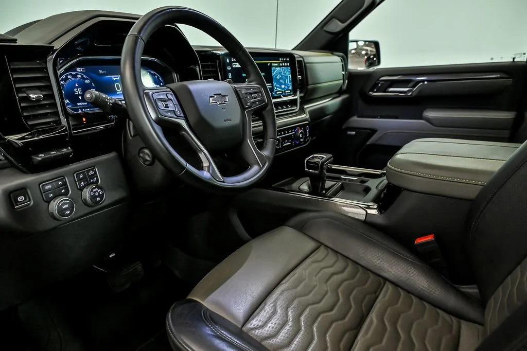 Used 2025 Black Chevrolet ZR2 image 13