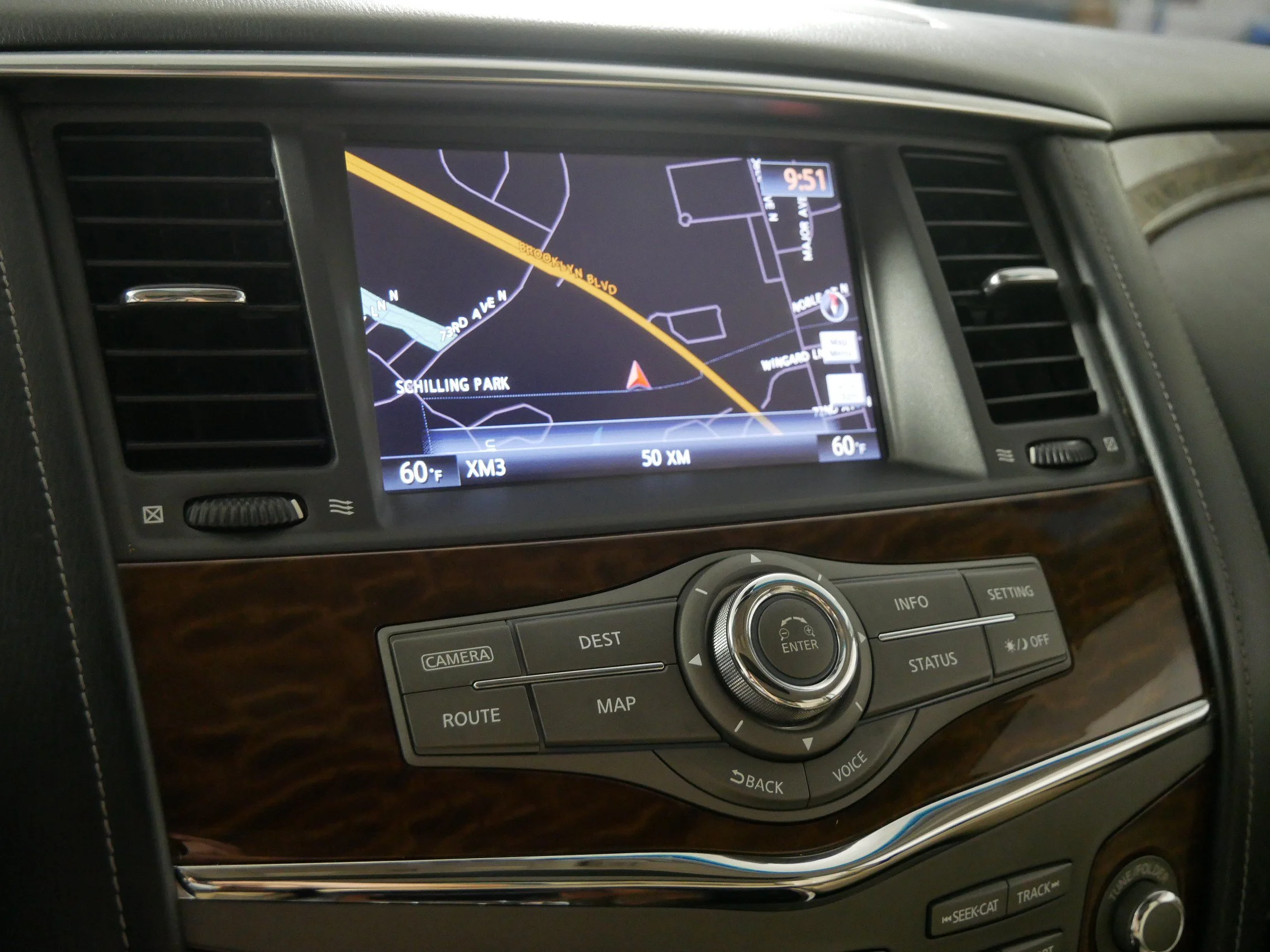 Used 2017 Pearl White Nissan Platinum image 29