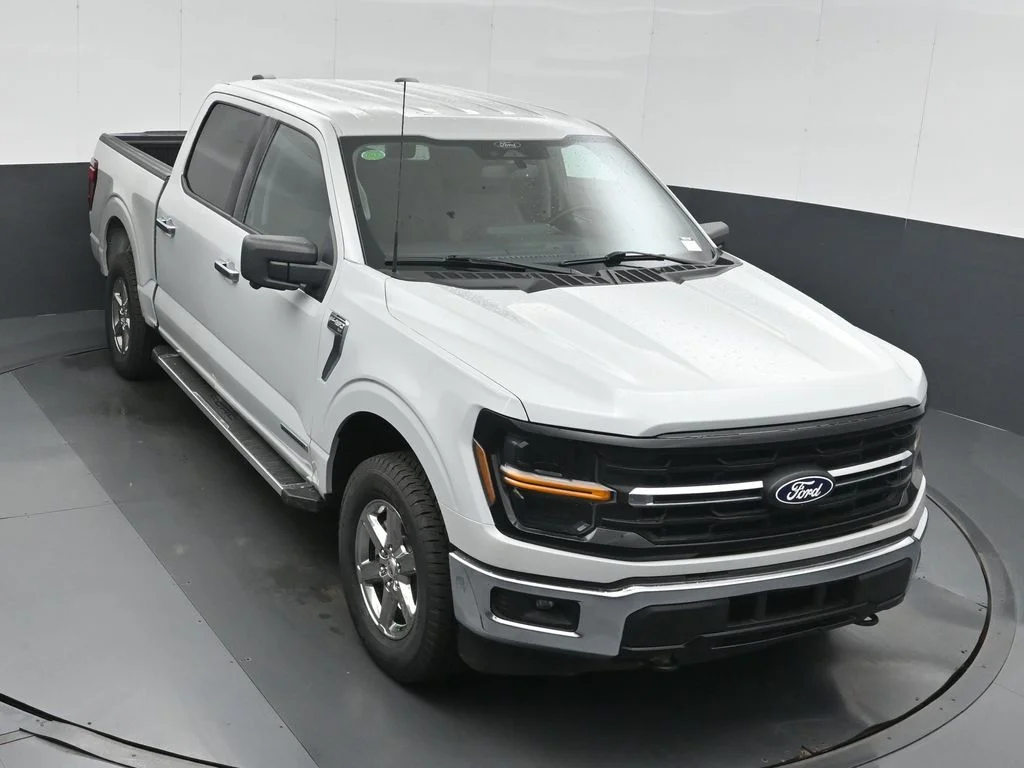 Used 2024 White Ford XLT image 32