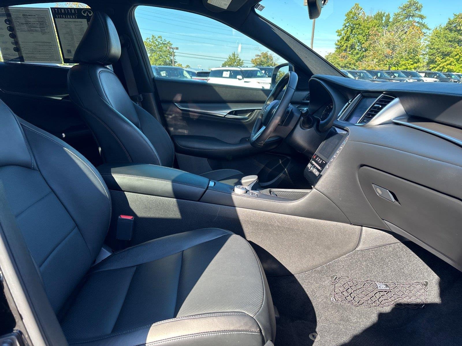 Used 2023 Black Obsidian INFINITI LUXE image 38