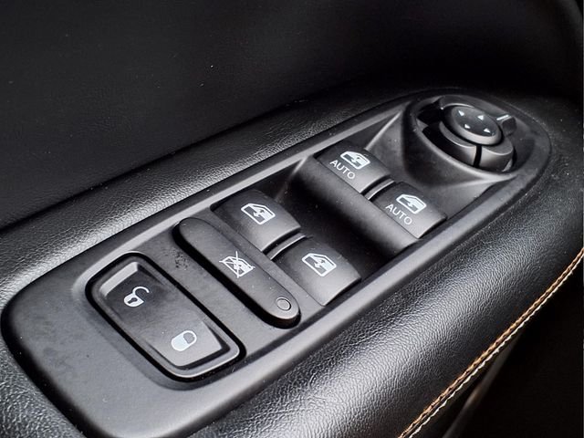 Used 2020 White Jeep Latitude image 23