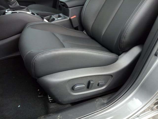 Used 2019 Gun Metallic Nissan SL image 28