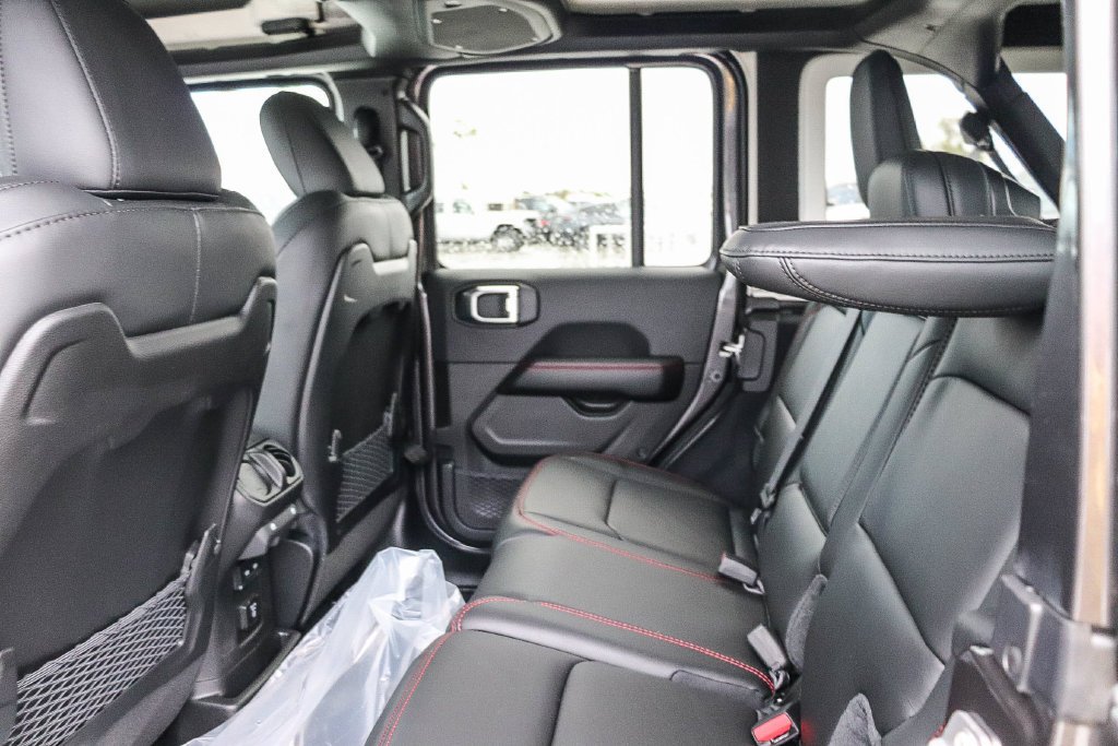 New 2026 Granite Crystal Metallic Clearcoat Jeep Rubicon X image 22