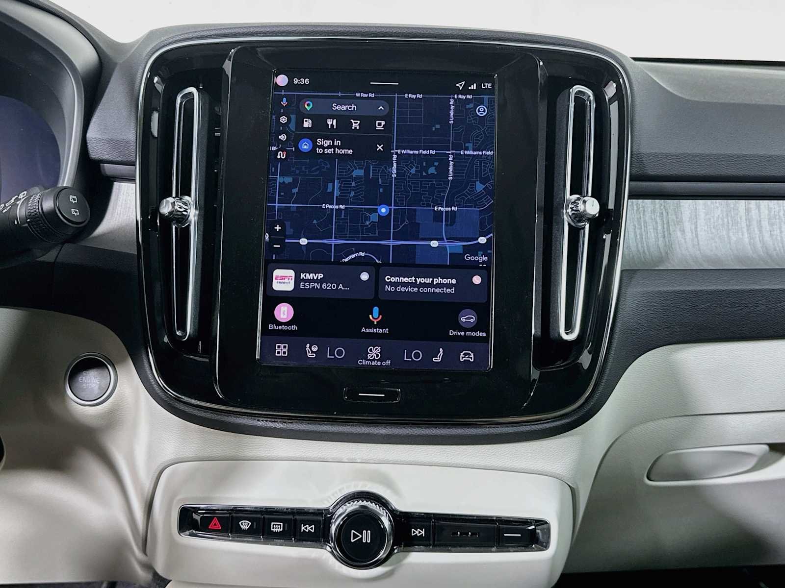 2026 Volvo XC40 Ultra - Photo 13