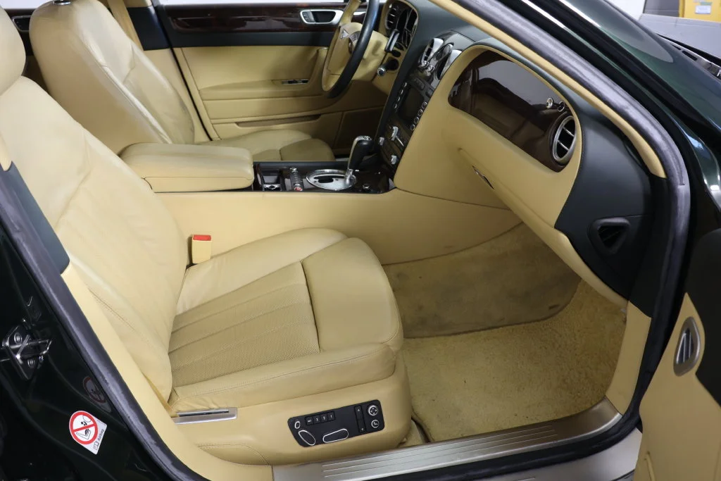 Used 2008  Bentley  image 22