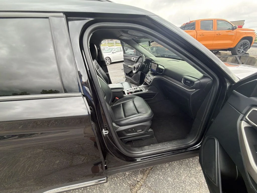 Used 2023 Black Ford XLT image 24