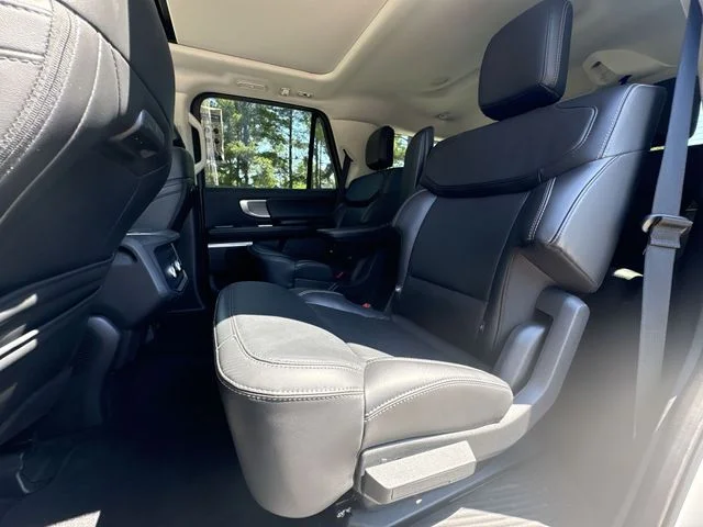 Used 2025 White Ford Platinum image 23