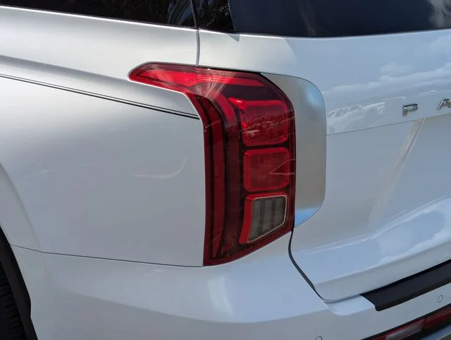 Used 2025 White Hyundai Limited image 12