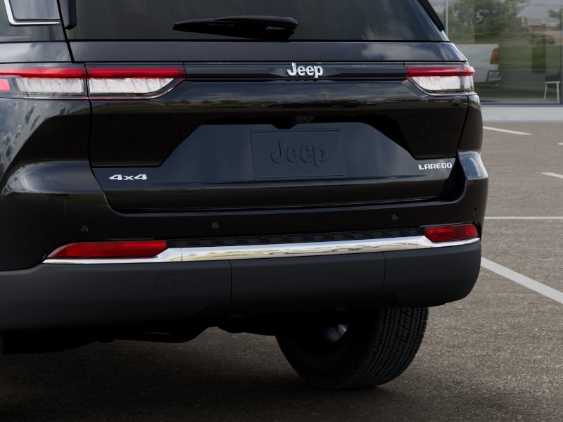 New 2026 Diamond Black Crystal Pearl-Coat Exterior Paint Jeep Laredo X image 79