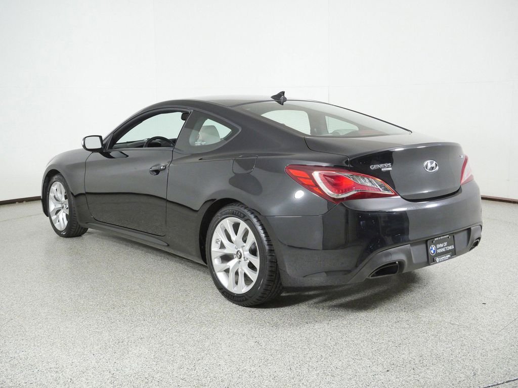 Used 2015 Black Hyundai 3.8 image 14