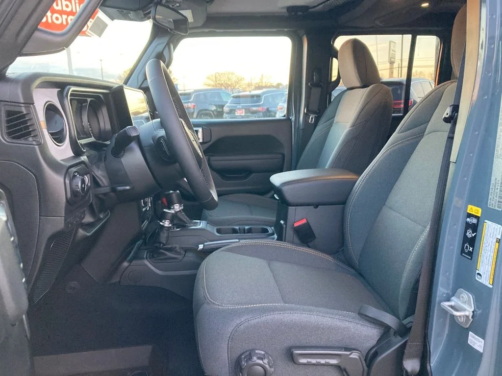 2025 Jeep Wrangler 4-Door Sport S - Photo 10