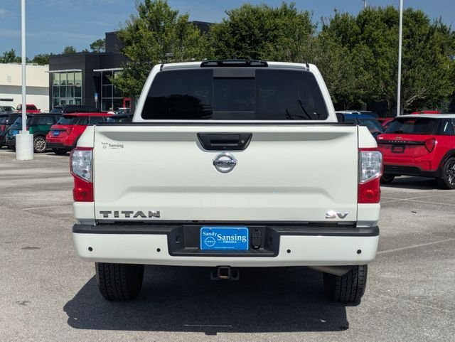 Used 2022 White Nissan SV image 4