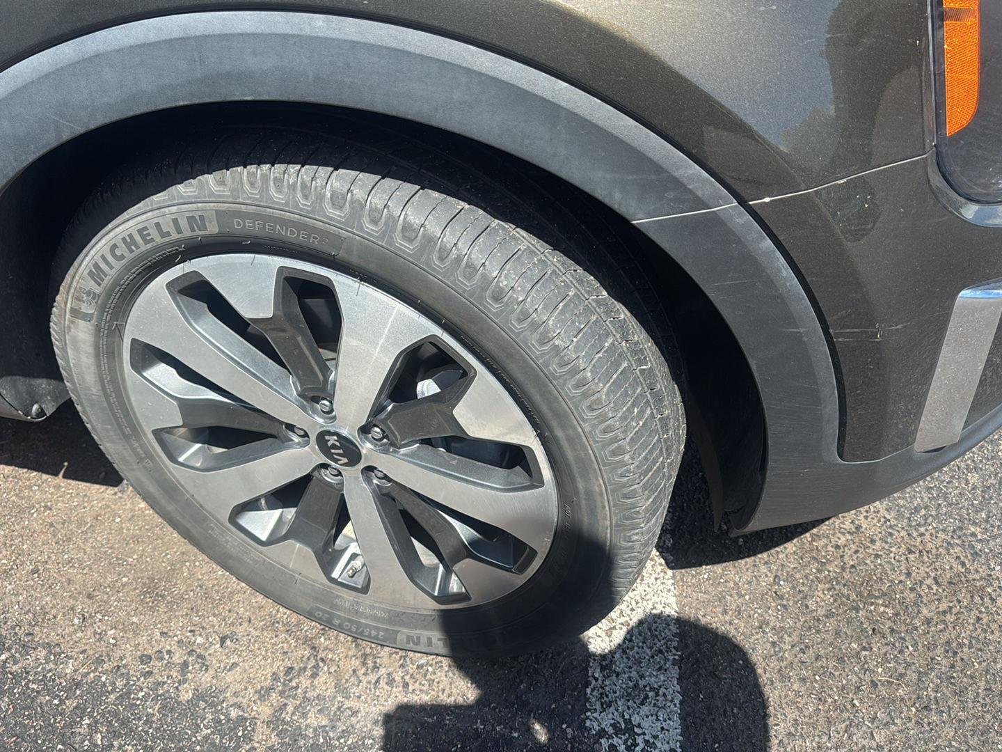 Used 2020 Dark Moss Kia S image 3
