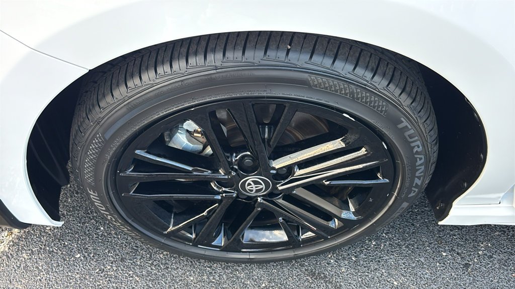 Used 2025 Ice Toyota SE image 32