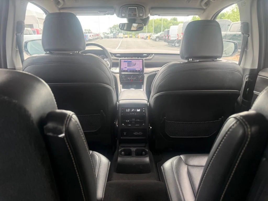 Used 2023 White Jeep Limited image 41