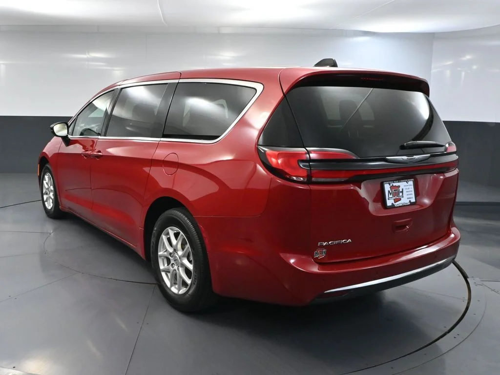 Used 2024 Red Chrysler Touring L image 8