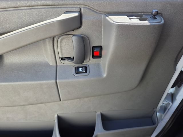 2025 Chevrolet Express Passenger LT - Photo 17