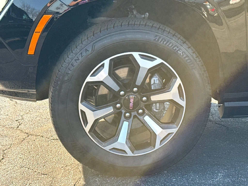 2025 GMC Yukon AT4 Ultimate - Photo 13