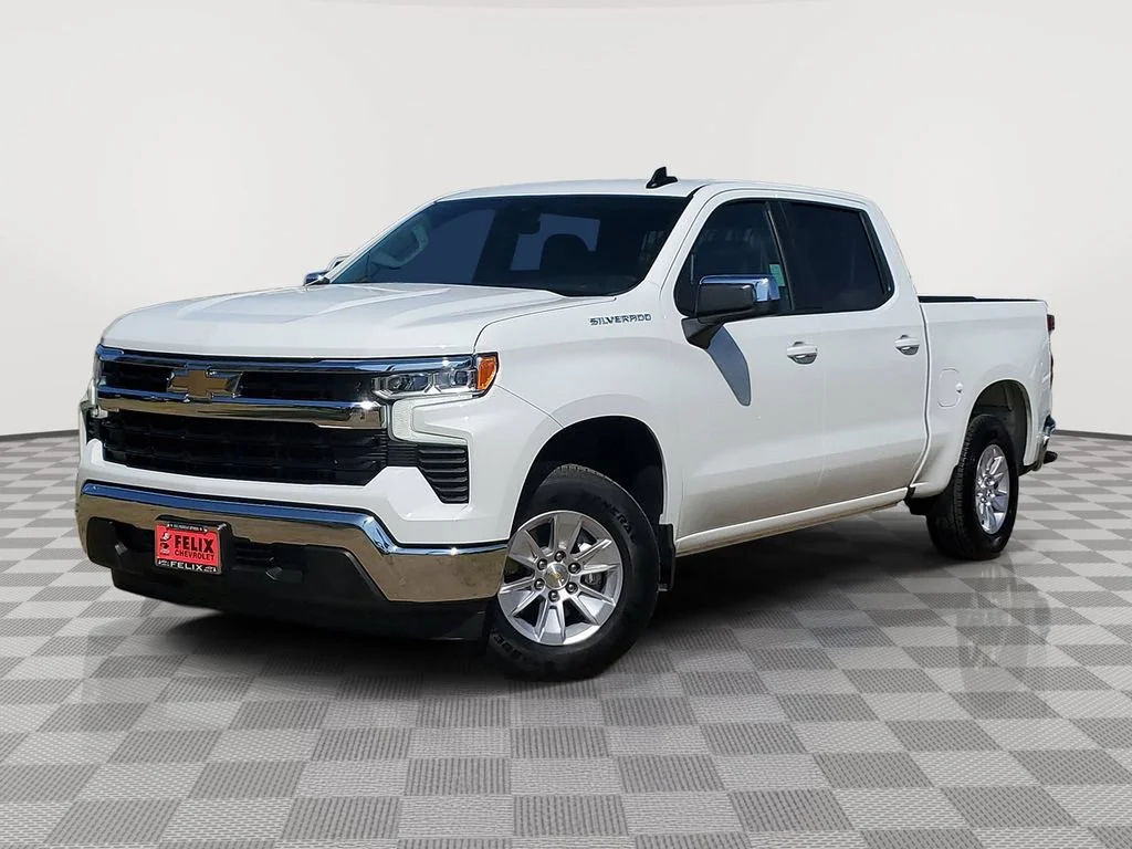 Used 2026 Summit White Chevrolet LT image 2
