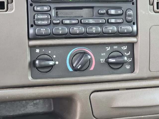 Used 2003  Ford Lariat image 19