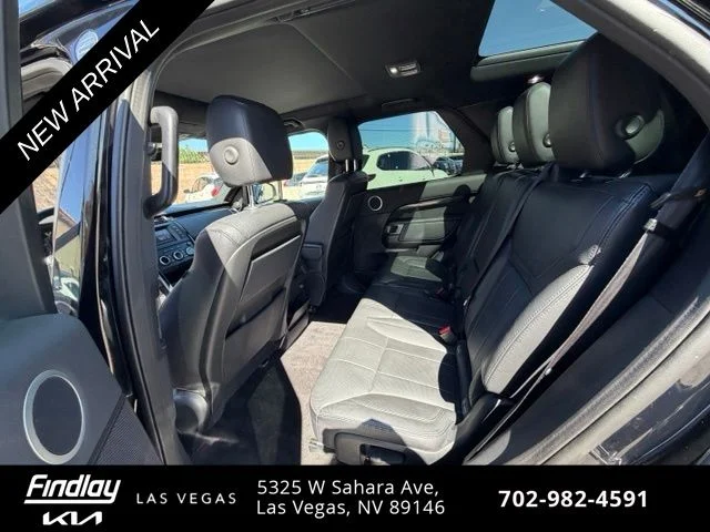 Used 2017  Land Rover SE image 13