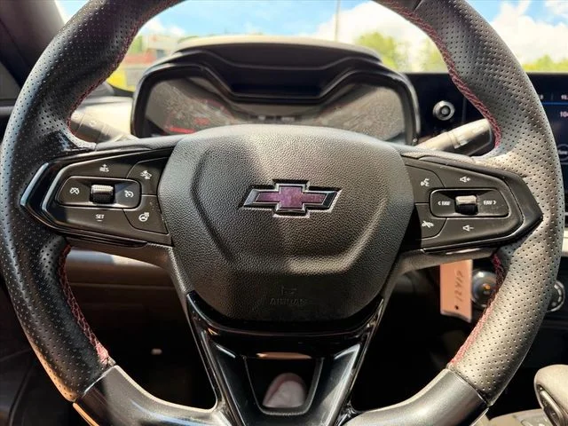 Used 2025 Red Chevrolet 1RS image 15