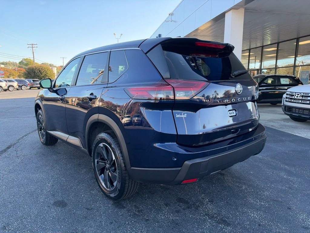 Used 2025 Blue Nissan SV image 7