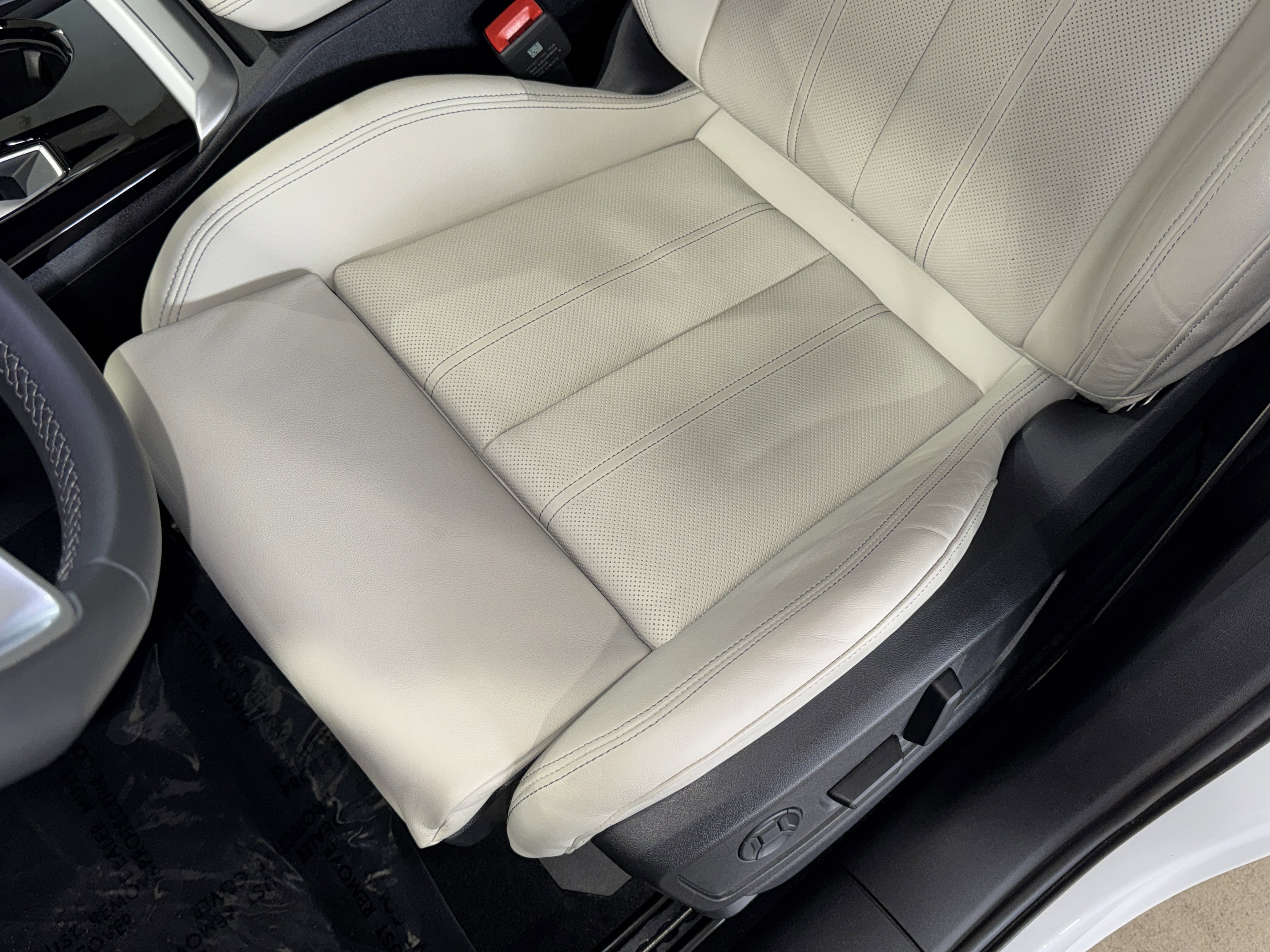 Used 2025 Arkona White Audi Prestige image 34