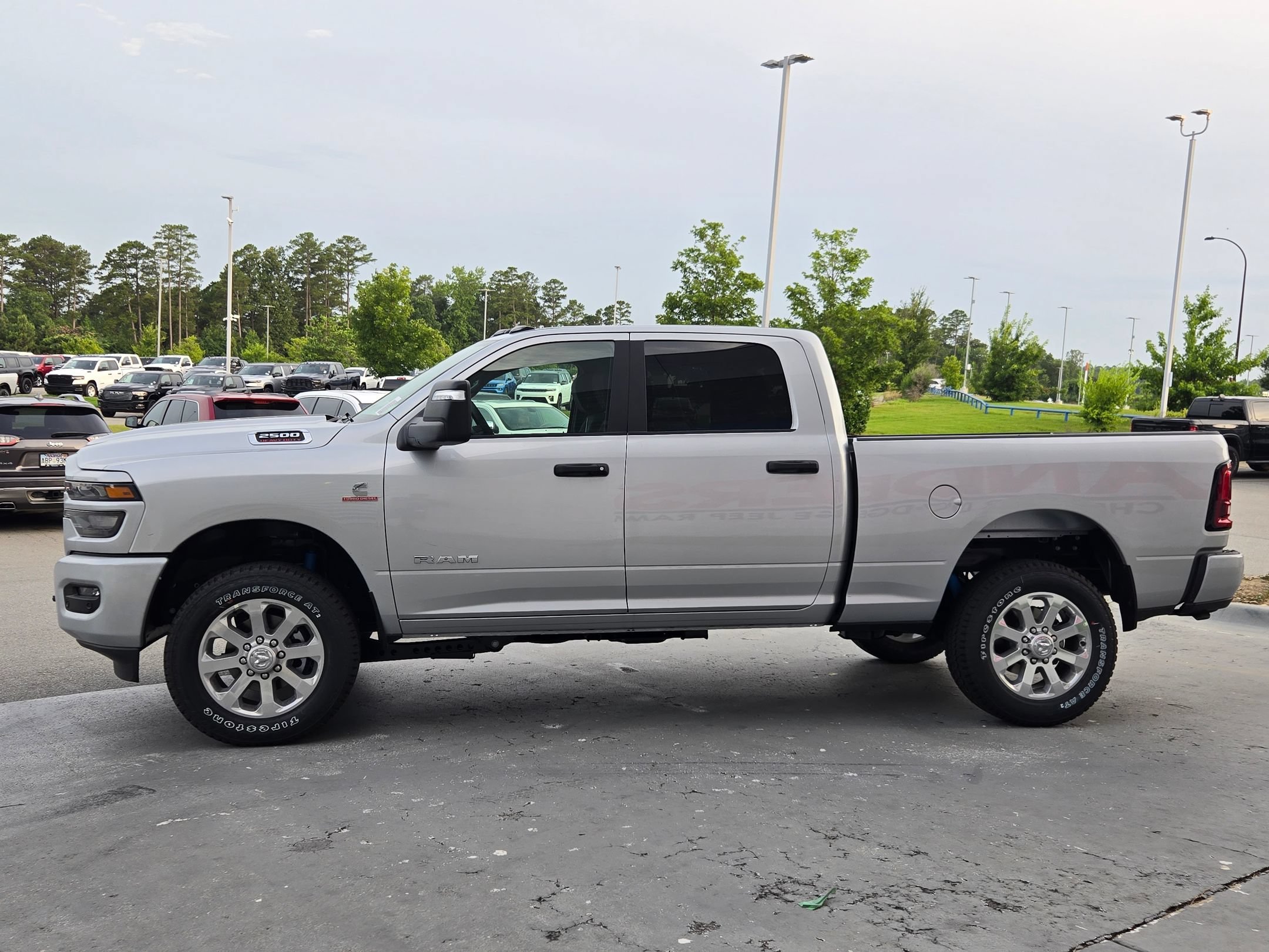 New 2026 Silver-Zynith Exterior Paint RAM Big Horn image 4