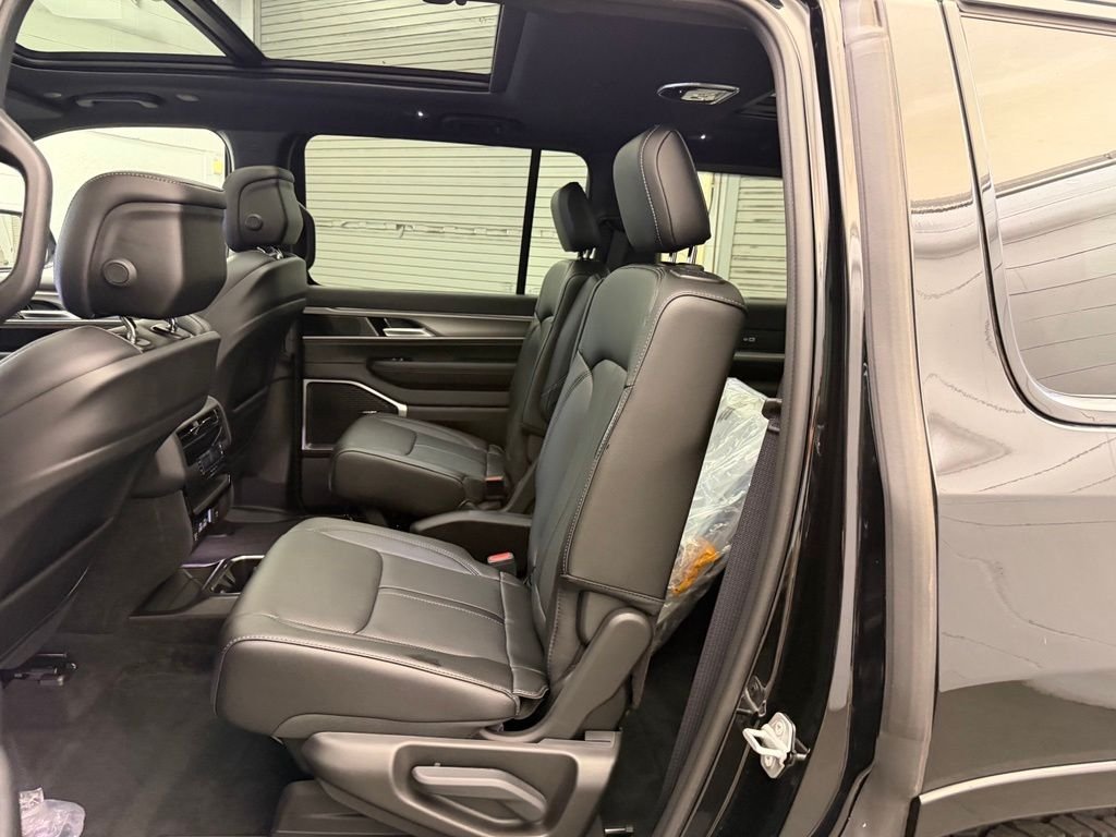 New 2026 High Gloss Black Exterior Paint Jeep Upland image 19